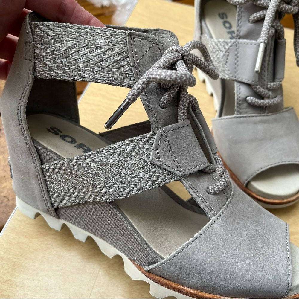Sorel Wm’s Joanie Lace Up Leather & Canvas Wedge Sandals In Gray Sz 8 - Picture 5 of 16